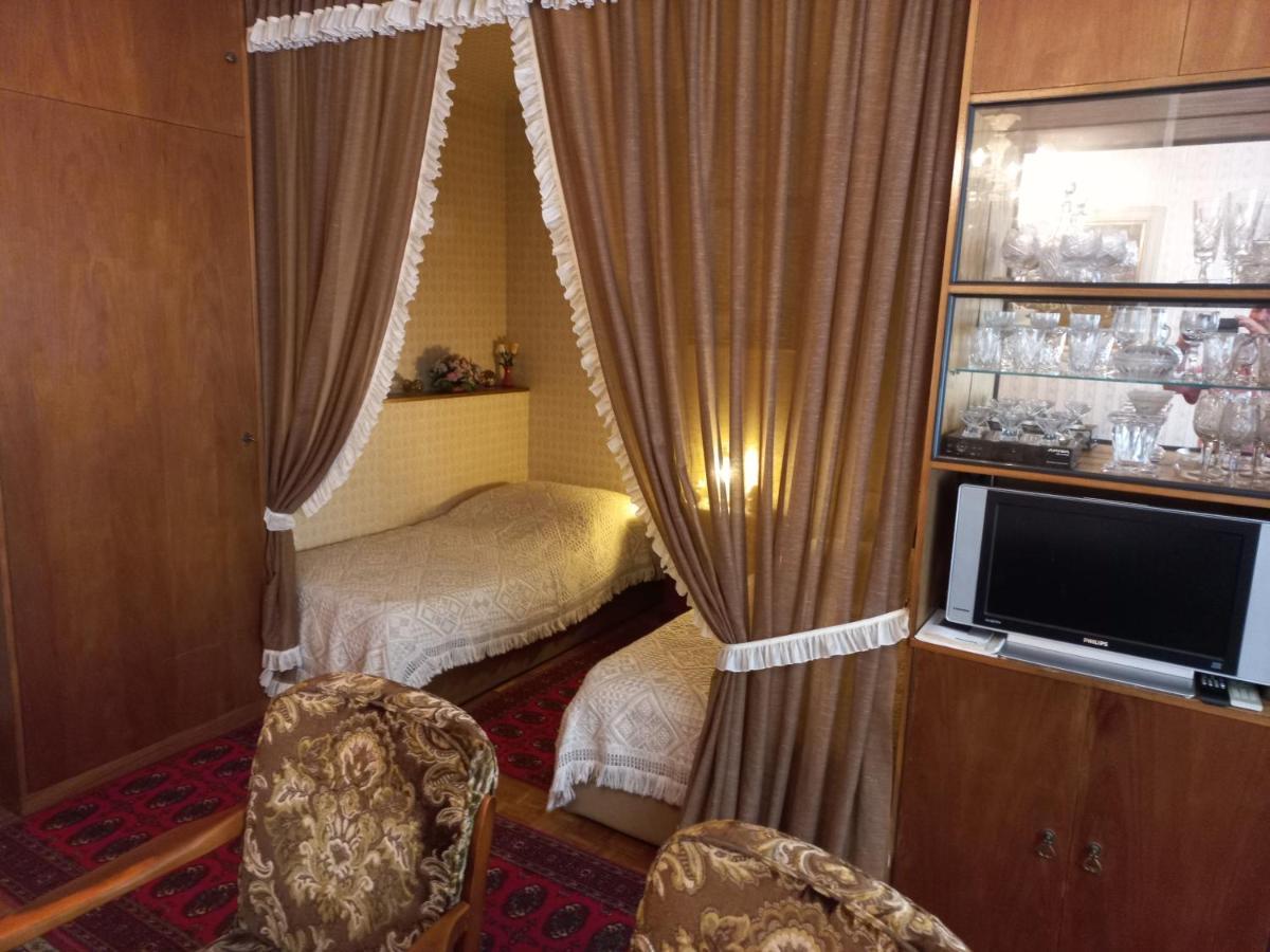 Ferienwohnung ,,Wohnen Wie Zu Grossmutter'S Zeiten'' Вена Экстерьер фото