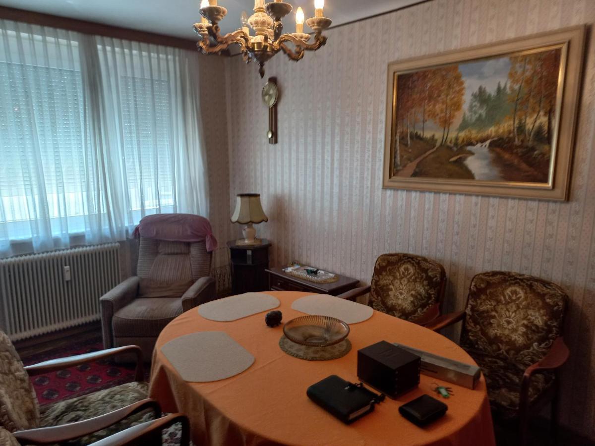 Ferienwohnung ,,Wohnen Wie Zu Grossmutter'S Zeiten'' Вена Экстерьер фото