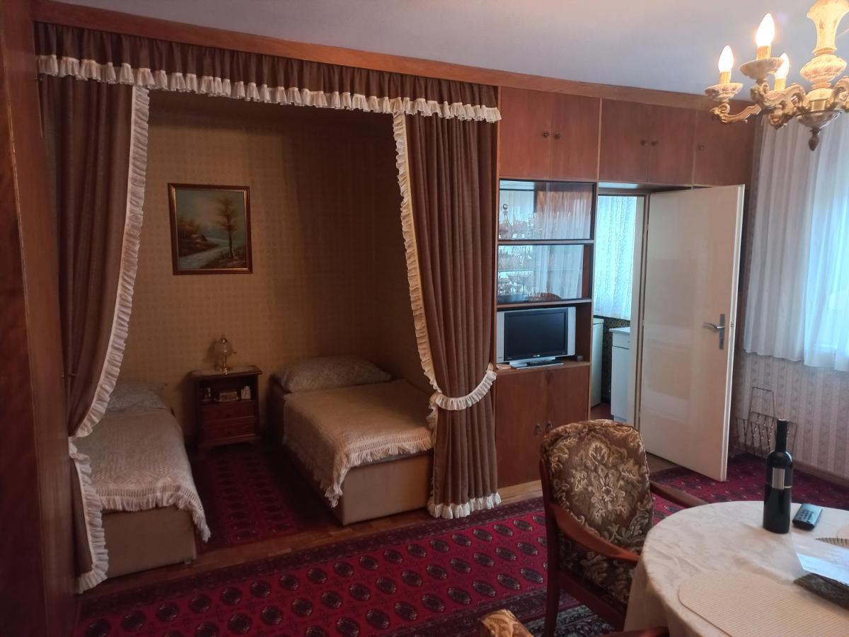 Ferienwohnung ,,Wohnen Wie Zu Grossmutter'S Zeiten'' Вена Экстерьер фото