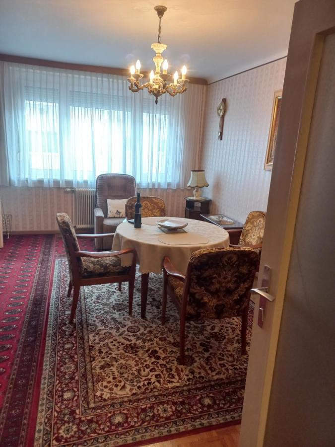 Ferienwohnung ,,Wohnen Wie Zu Grossmutter'S Zeiten'' Вена Экстерьер фото